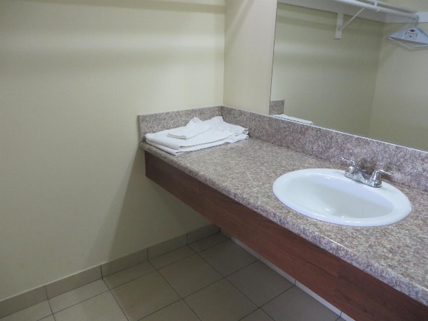 National Inn Garden Grove image 4